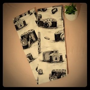 Vintage Retro Style Camera Infinity Scarf